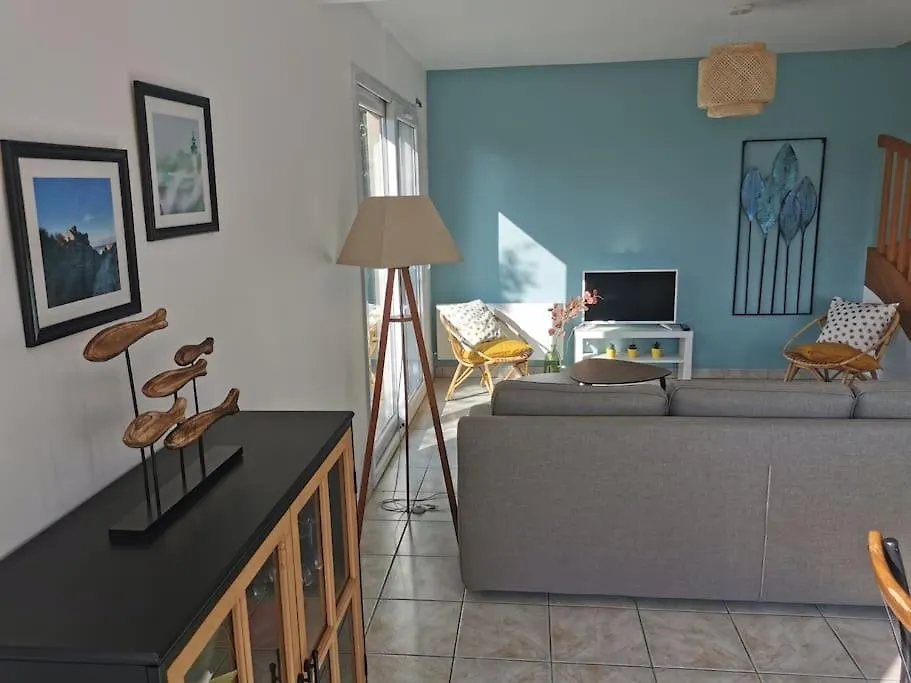 Holiday home Maison De Vacances Proche Des Plages Et Du Gr34 Sibiril France